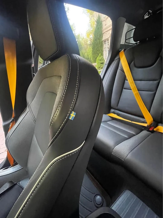 2022 Volvo V60 2nd Gen - Image 9 of 10