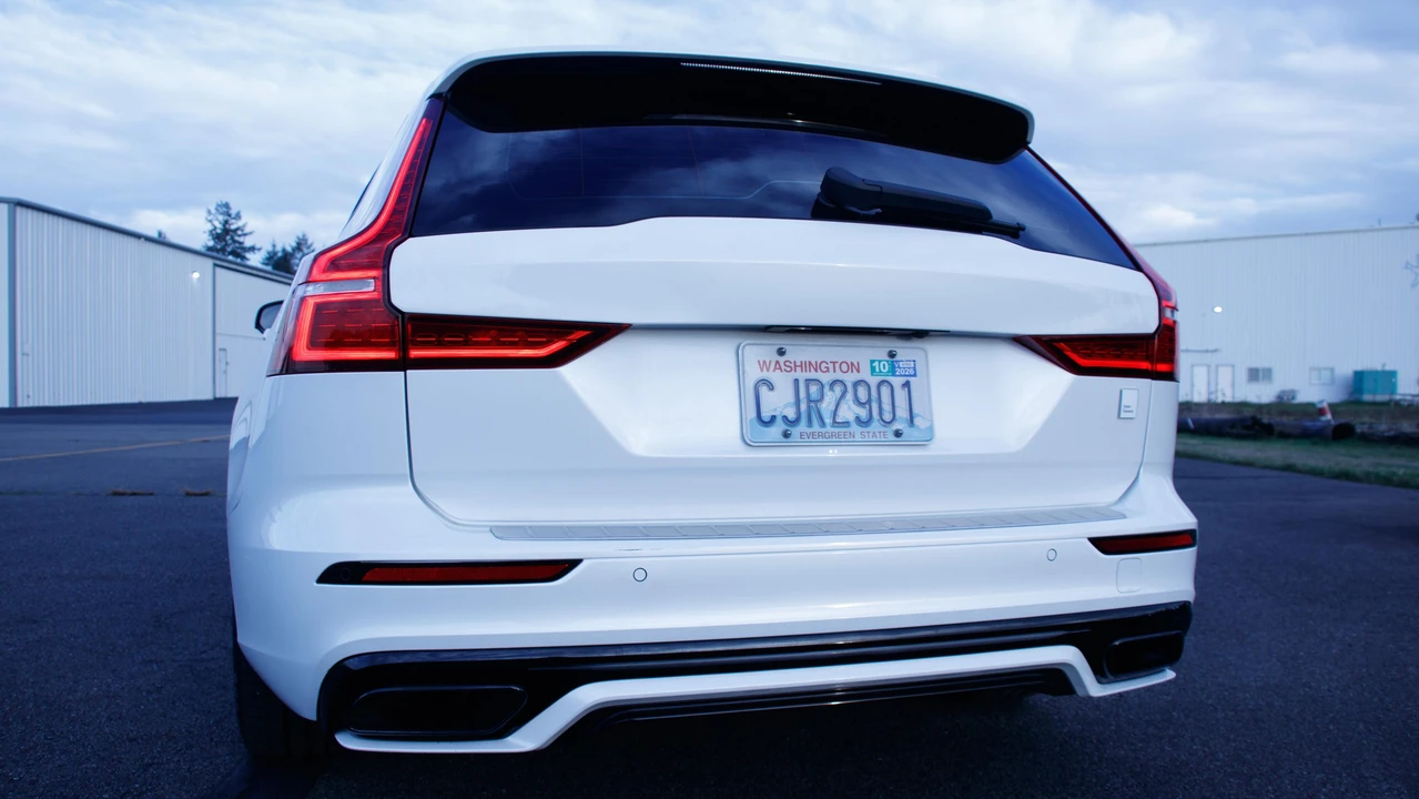 2022 Volvo V60 2nd Gen - Image 16 of 31