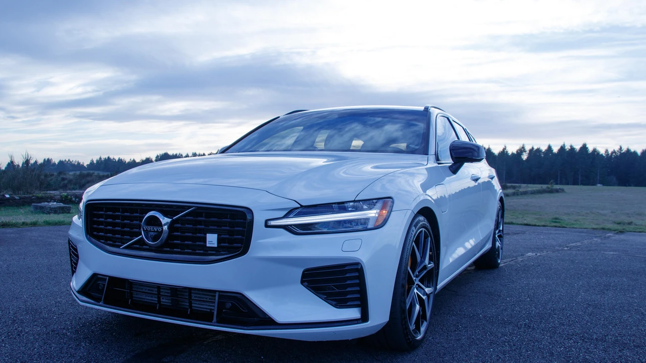 2022 Volvo V60 2nd Gen - Image 9 of 31