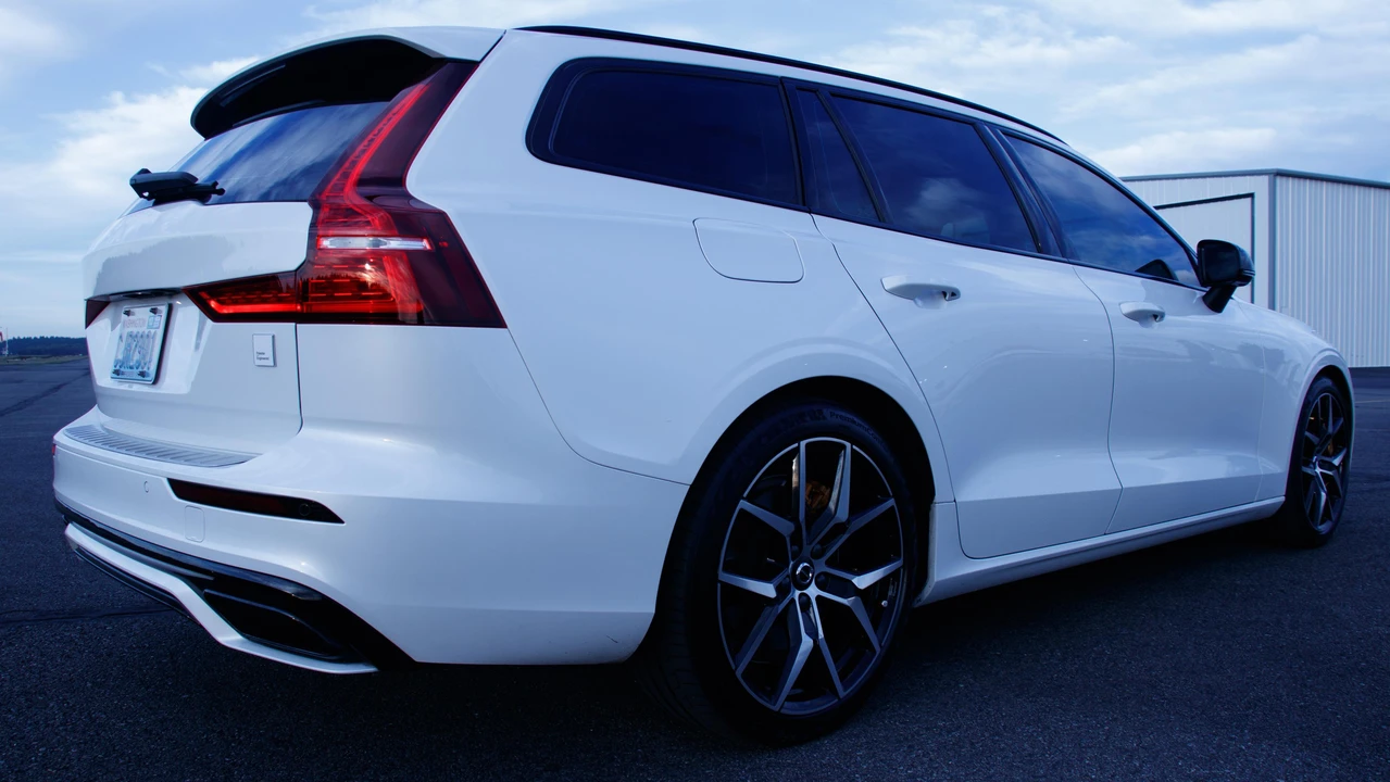 2022 Volvo V60 2nd Gen - Image 18 of 31