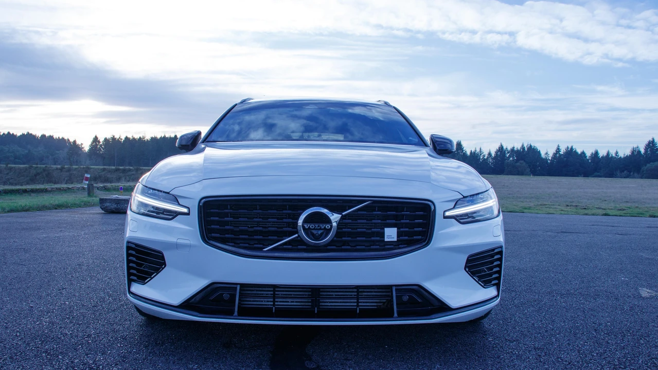 2022 Volvo V60 2nd Gen - Image 8 of 31