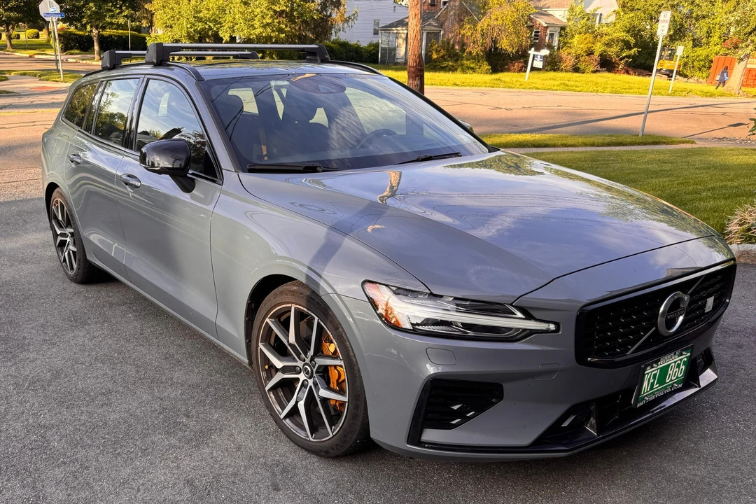 2022 Volvo V60 2nd Gen - Image 3 of 31