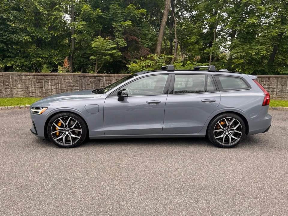 2022 Volvo V60 2nd Gen - Image 11 of 31