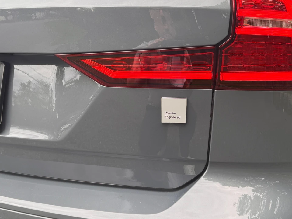 2022 Volvo V60 2nd Gen - Image 27 of 31
