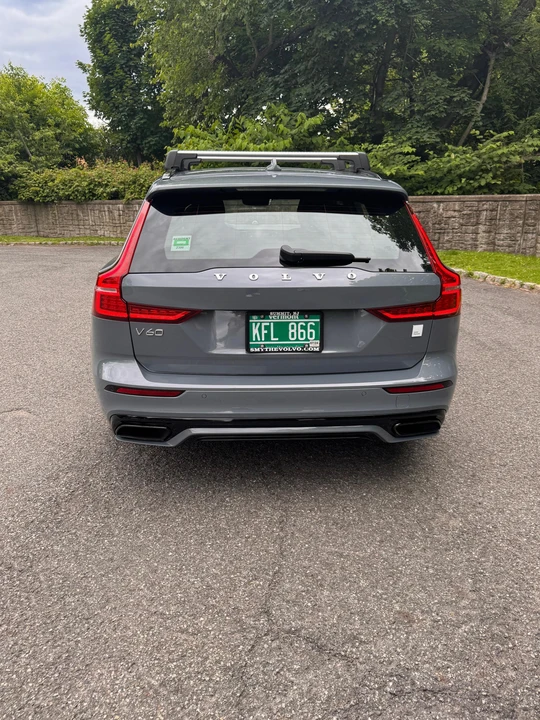 2022 Volvo V60 2nd Gen - Image 18 of 31