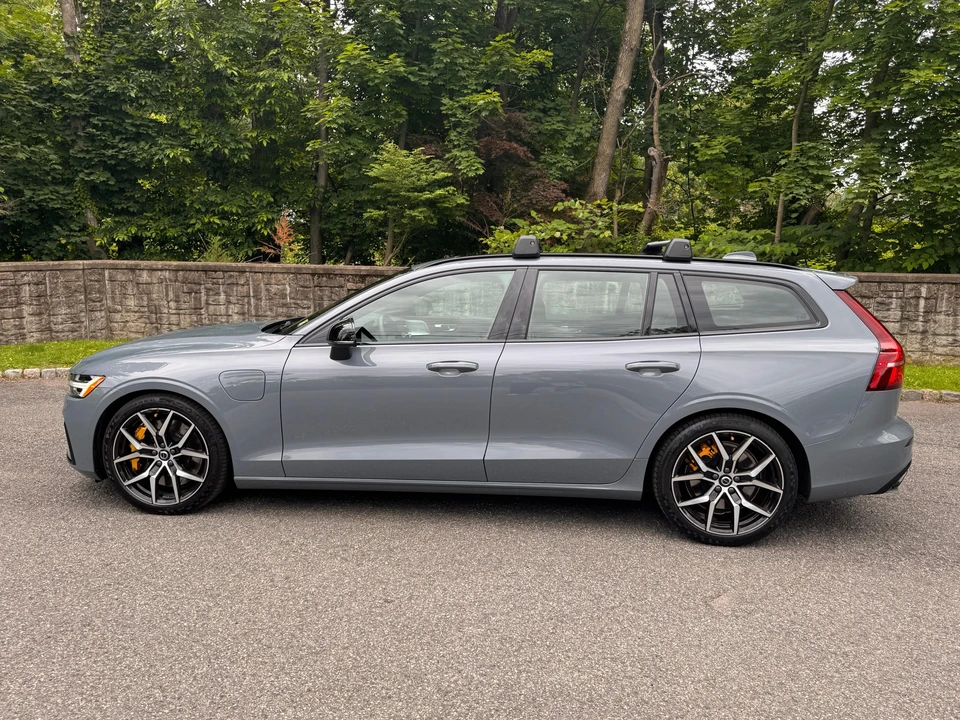 2022 Volvo V60 2nd Gen - Image 12 of 31
