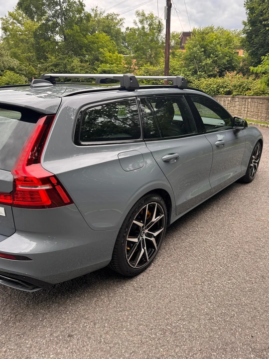 2022 Volvo V60 2nd Gen - Image 29 of 31