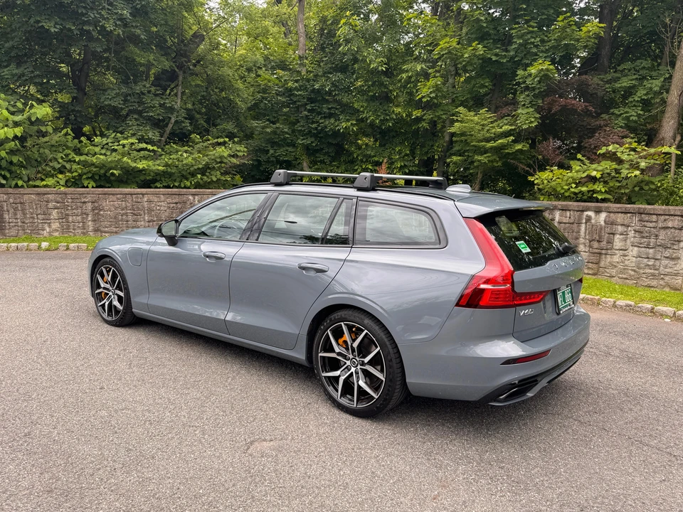 2022 Volvo V60 2nd Gen - Image 15 of 31