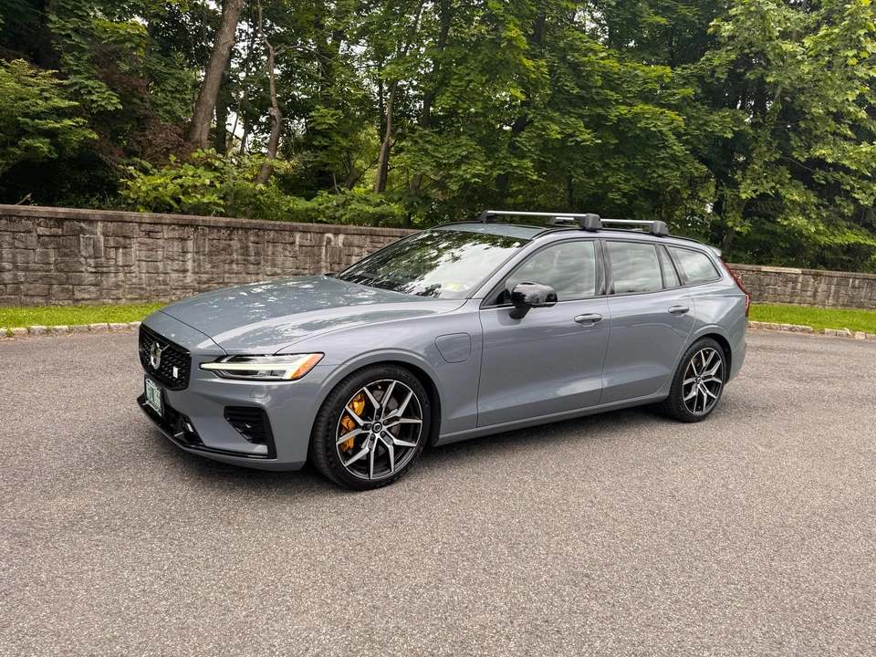 2022 Volvo V60 2nd Gen - Image 8 of 31