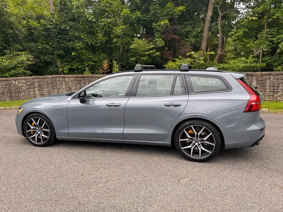 2022 Volvo V60 2nd Gen - Image 13 of 31