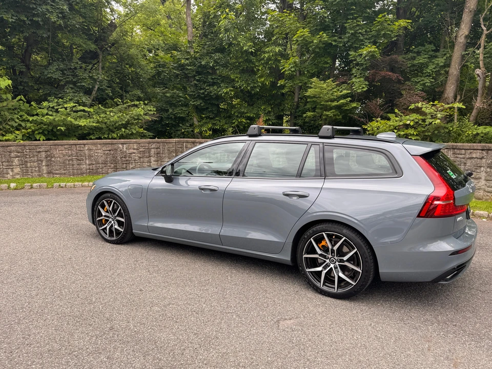 2022 Volvo V60 2nd Gen - Image 14 of 31