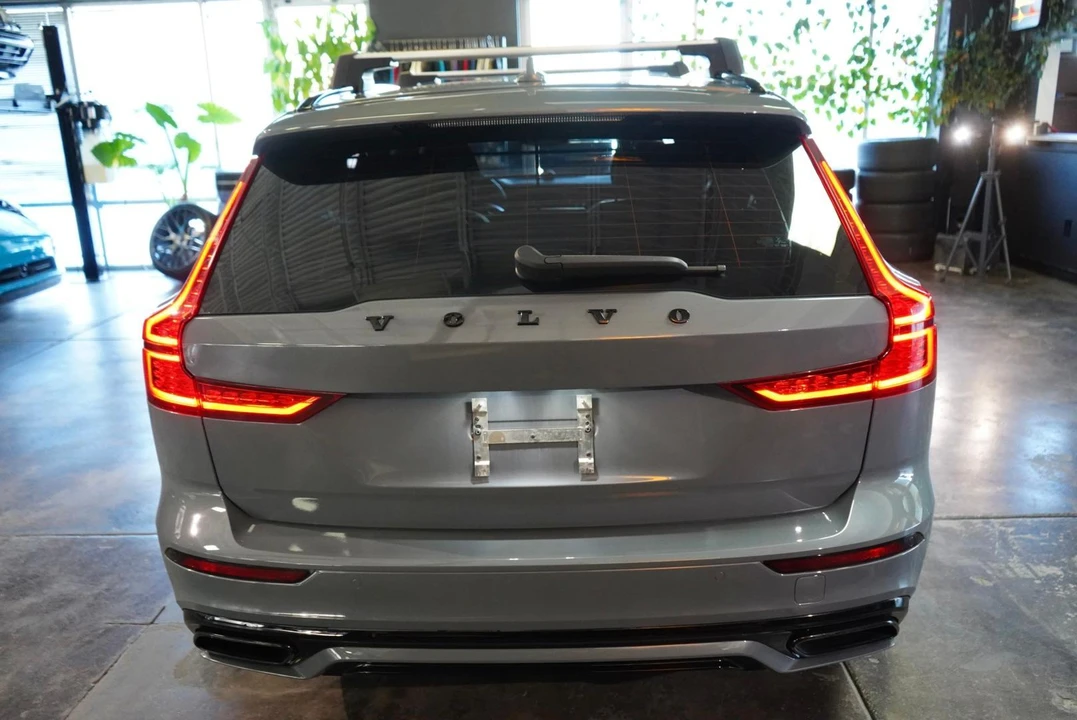 2022 Volvo V60 2nd Gen - Image 9 of 21