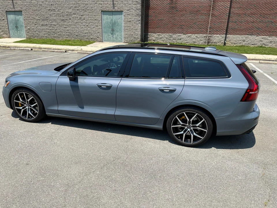 2022 Volvo V60 1st Gen - Image 13 of 31