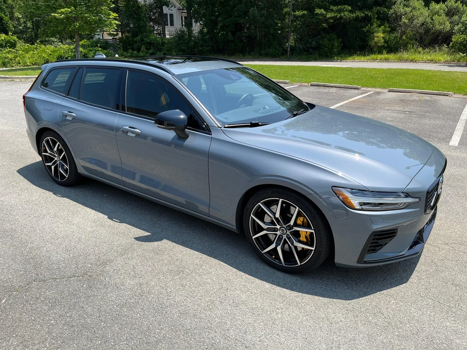 2022 Volvo V60 1st Gen - Image 23 of 31