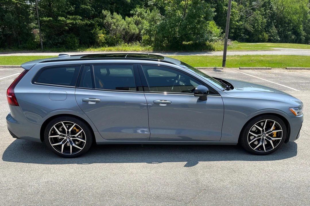 2022 Volvo V60 1st Gen - Image 22 of 31