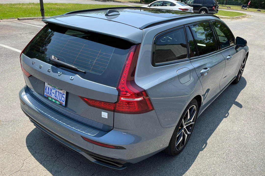2022 Volvo V60 1st Gen - Image 4 of 31