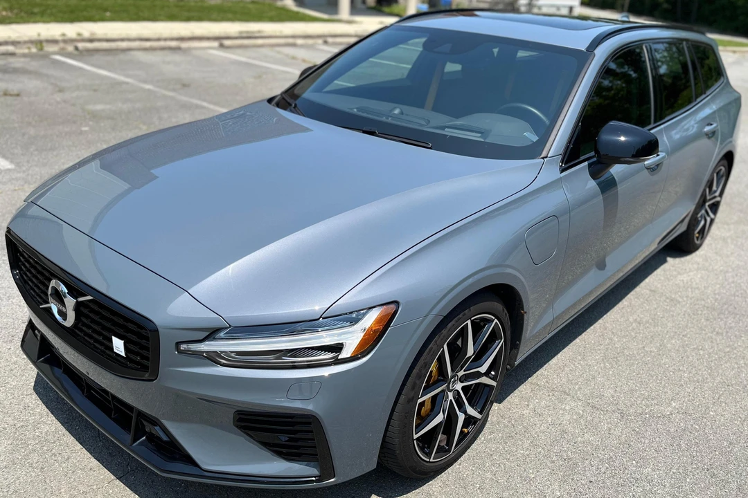 2022 Volvo V60 1st Gen - Image 2 of 31