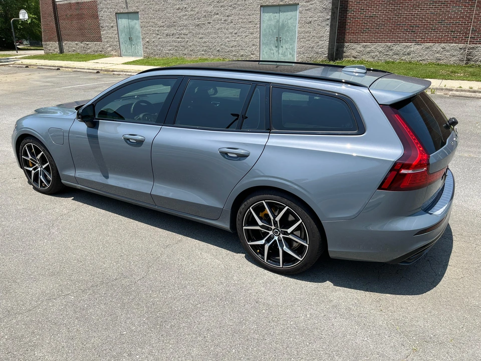 2022 Volvo V60 1st Gen - Image 14 of 31