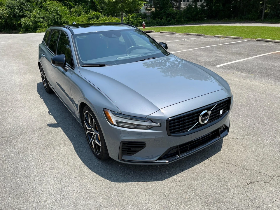 2022 Volvo V60 1st Gen - Image 25 of 31