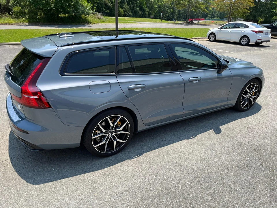 2022 Volvo V60 1st Gen - Image 21 of 31