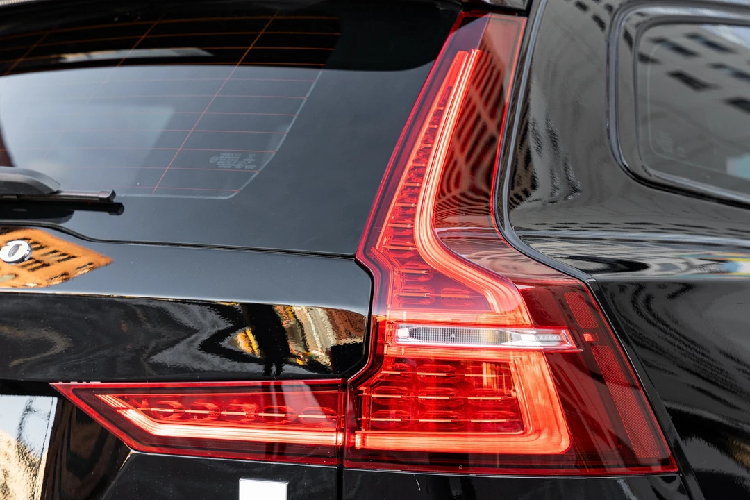 2022 Volvo V60 2nd Gen - Image 29 of 31