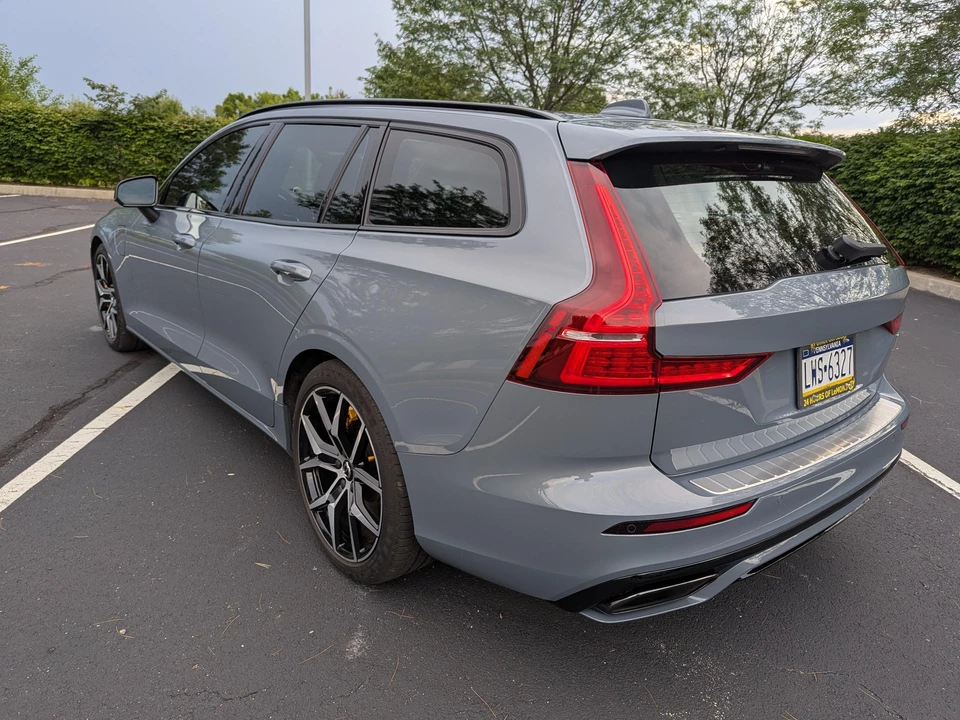 2022 Volvo V60 2nd Gen - Image 11 of 31