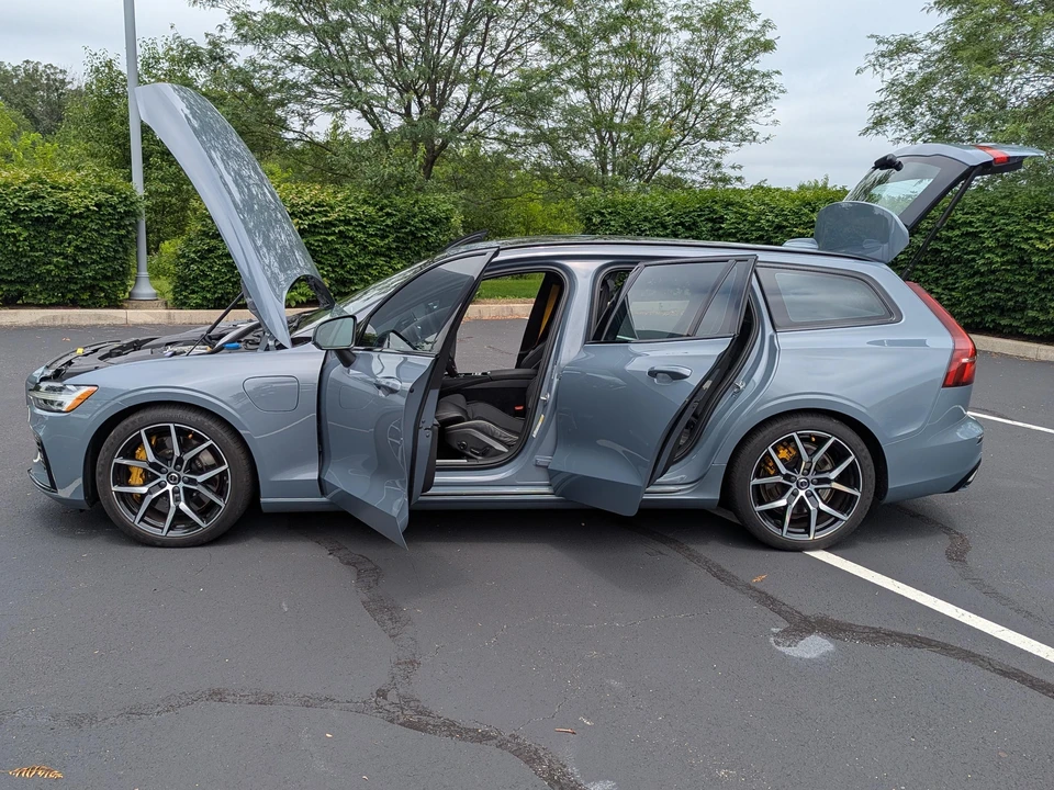 2022 Volvo V60 2nd Gen - Image 21 of 31