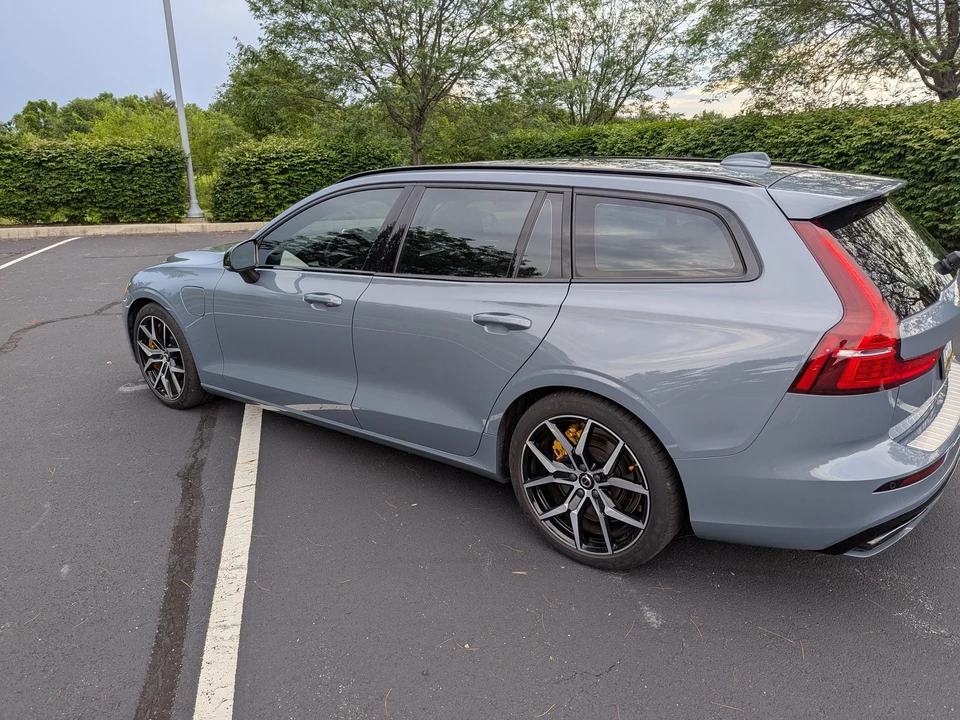 2022 Volvo V60 2nd Gen - Image 10 of 31