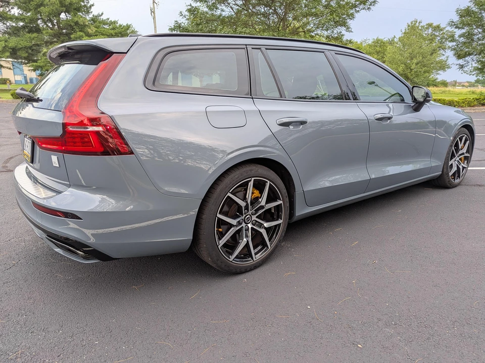 2022 Volvo V60 2nd Gen - Image 15 of 31
