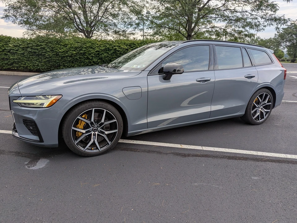 2022 Volvo V60 2nd Gen - Image 8 of 31