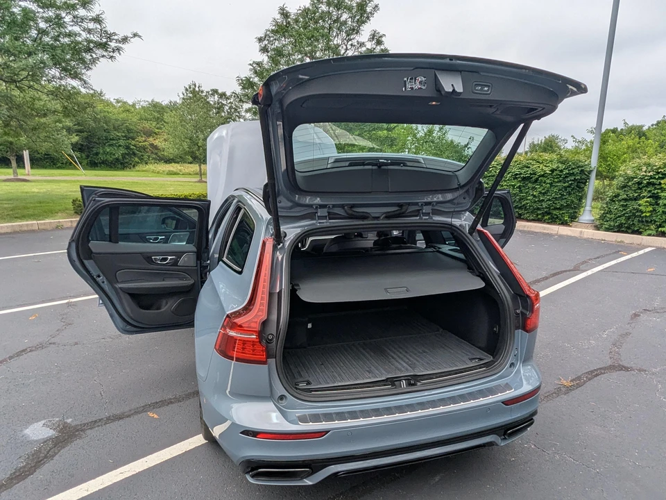 2022 Volvo V60 2nd Gen - Image 22 of 31