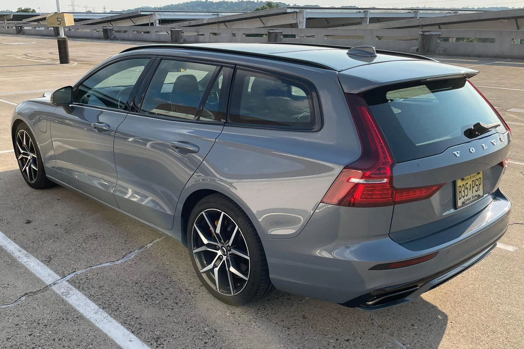 2022 Volvo V60 2nd Gen - Image 4 of 31