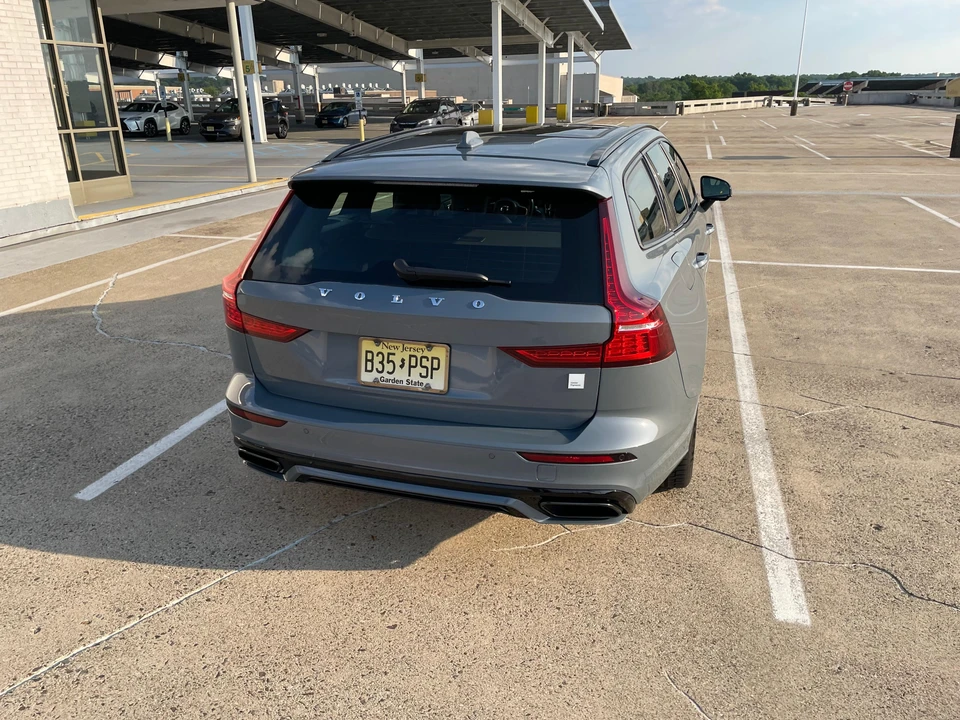 2022 Volvo V60 2nd Gen - Image 21 of 31