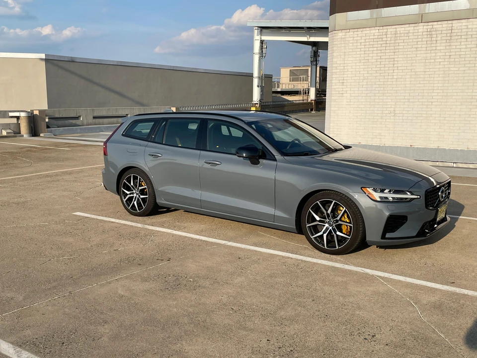 2022 Volvo V60 2nd Gen - Image 29 of 31