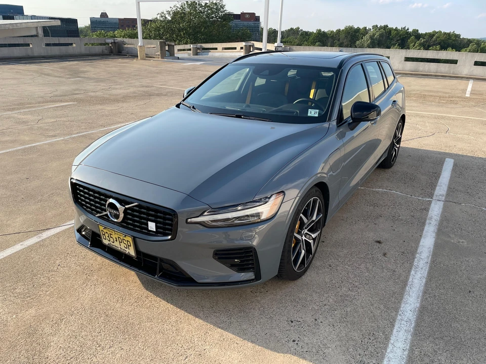 2022 Volvo V60 2nd Gen - Image 10 of 31