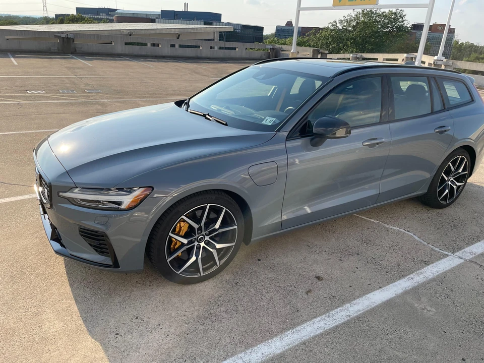 2022 Volvo V60 2nd Gen - Image 12 of 31