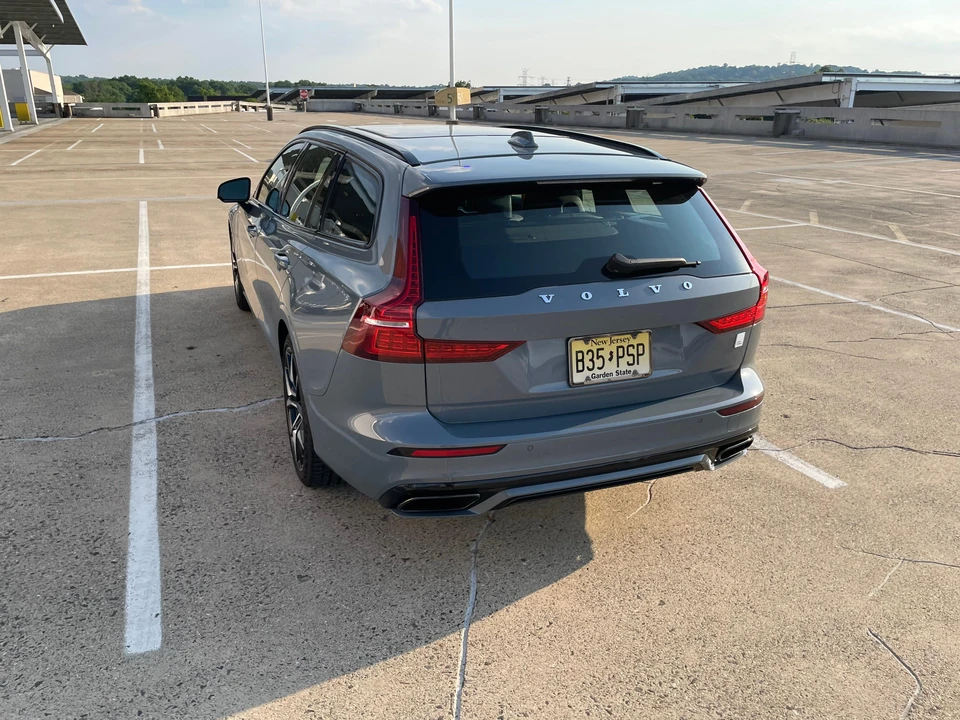 2022 Volvo V60 2nd Gen - Image 18 of 31