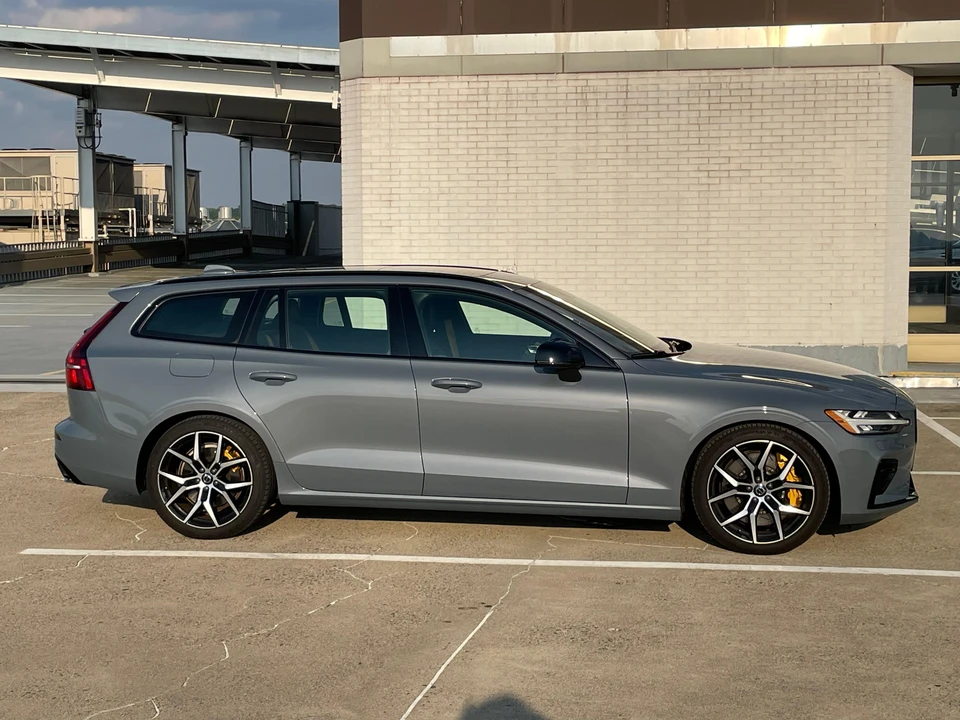 2022 Volvo V60 2nd Gen - Image 26 of 31