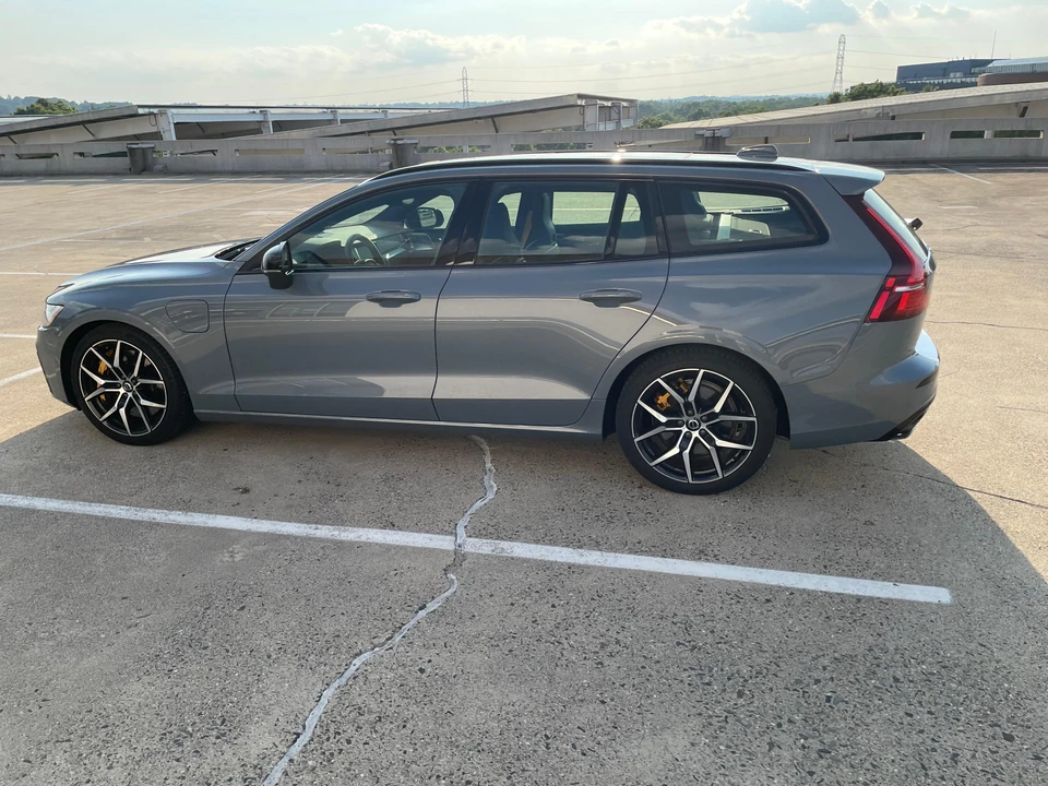 2022 Volvo V60 2nd Gen - Image 13 of 31