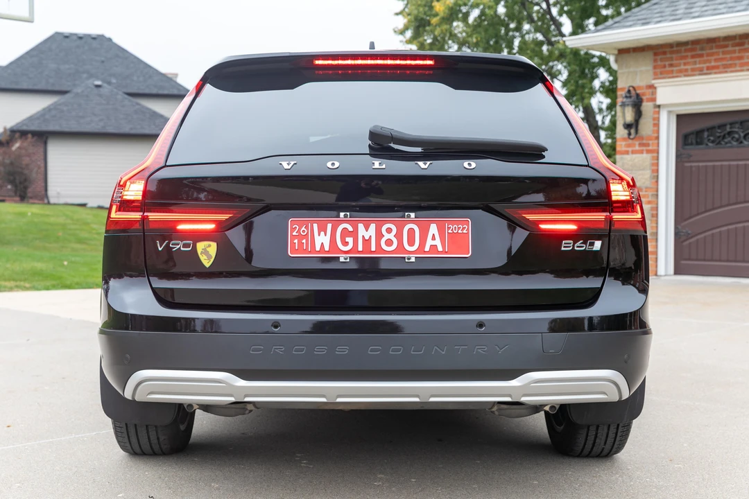 2022 Volvo V90 - Image 8 of 31