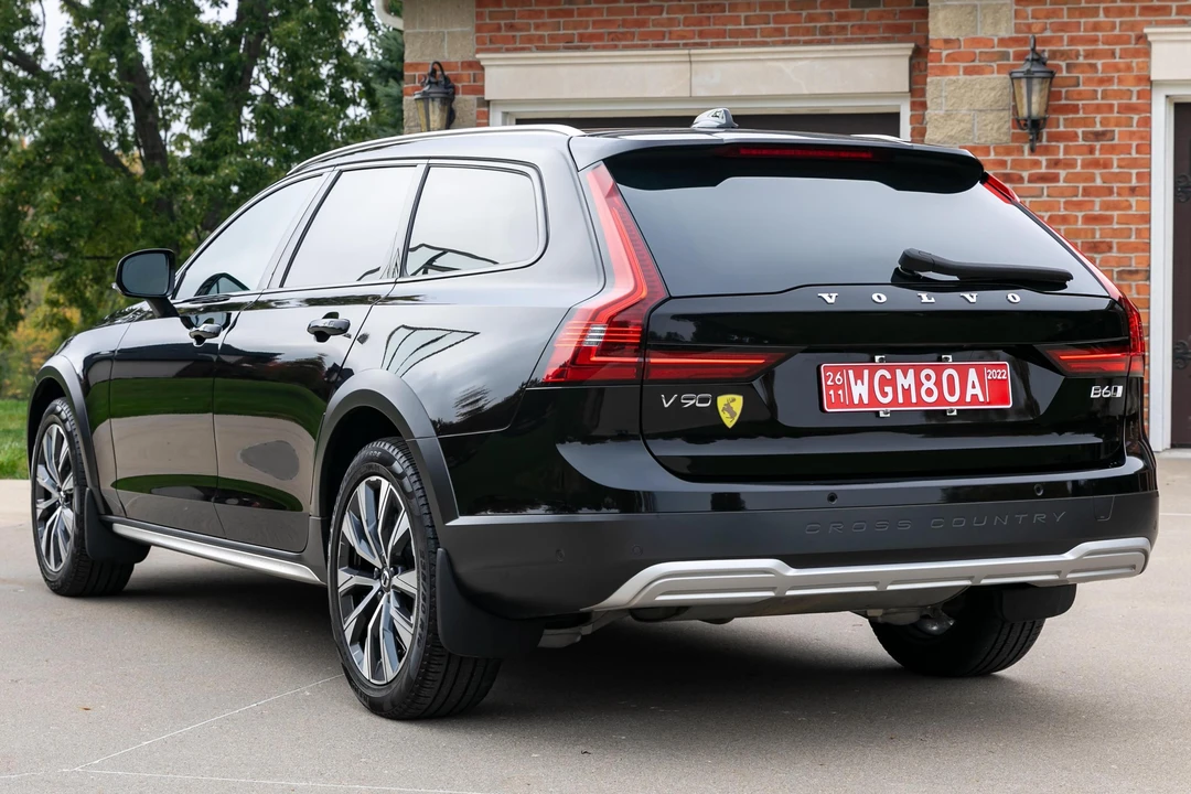 2022 Volvo V90 - Image 4 of 31