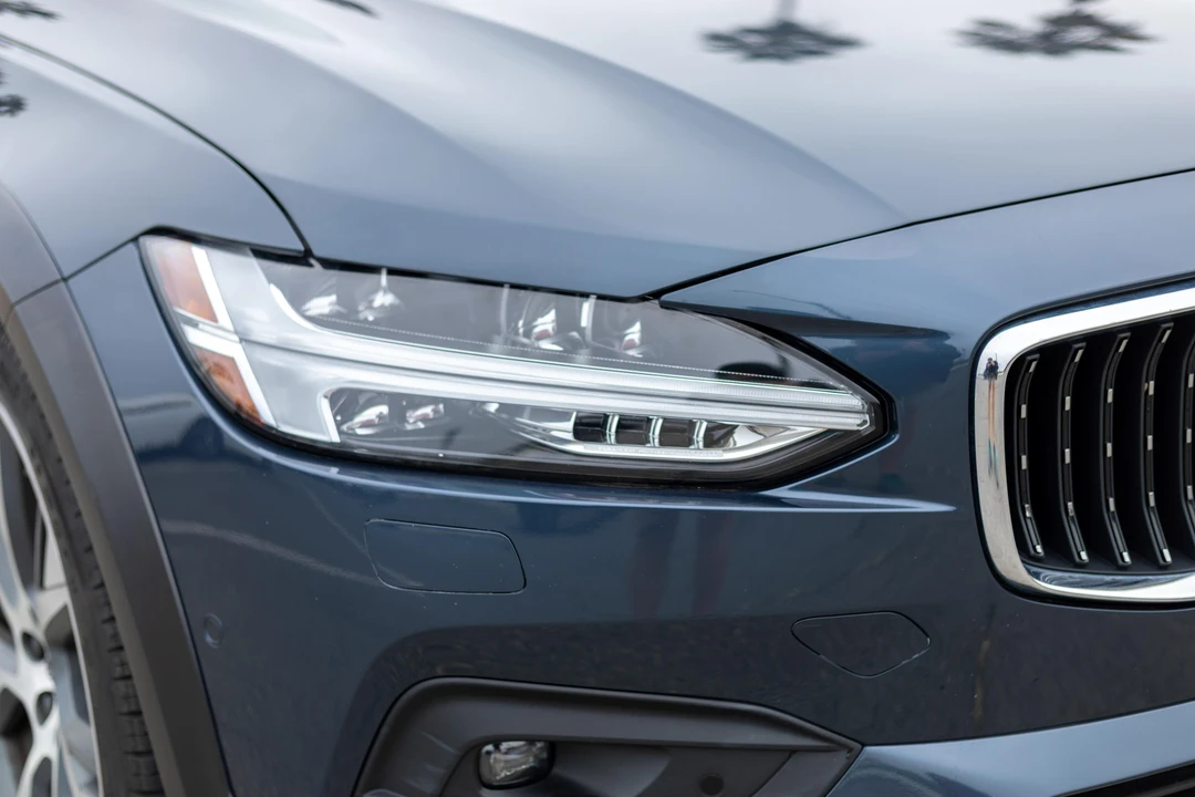 2022 Volvo V90 - Image 9 of 31