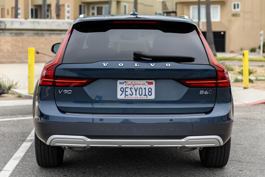 2022 Volvo V90 - Image 5 of 31