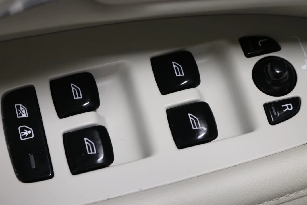 2022 Volvo V90 - Image 11 of 12