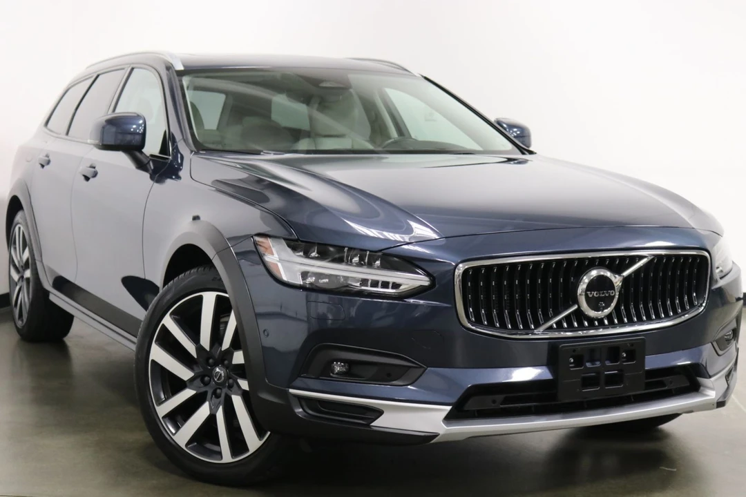 2022 Volvo V90 - Image 2 of 12