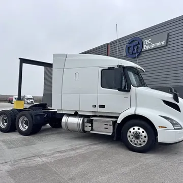 2022 Volvo VNR64T640