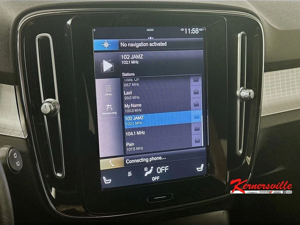 2022 Volvo XC40 - Image 17 of 21