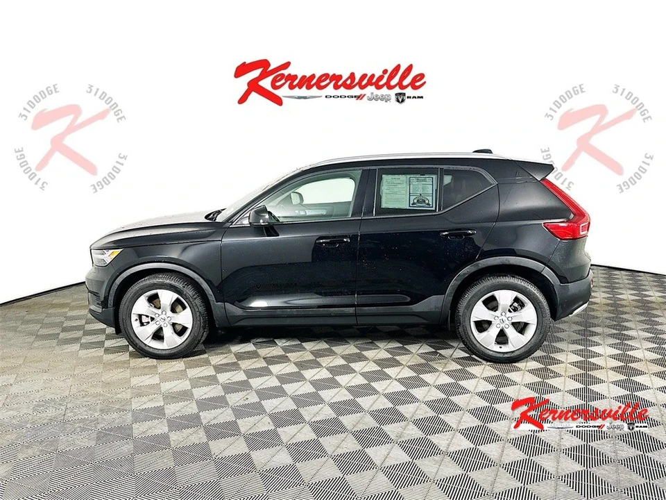 2022 Volvo XC40 - Image 4 of 12