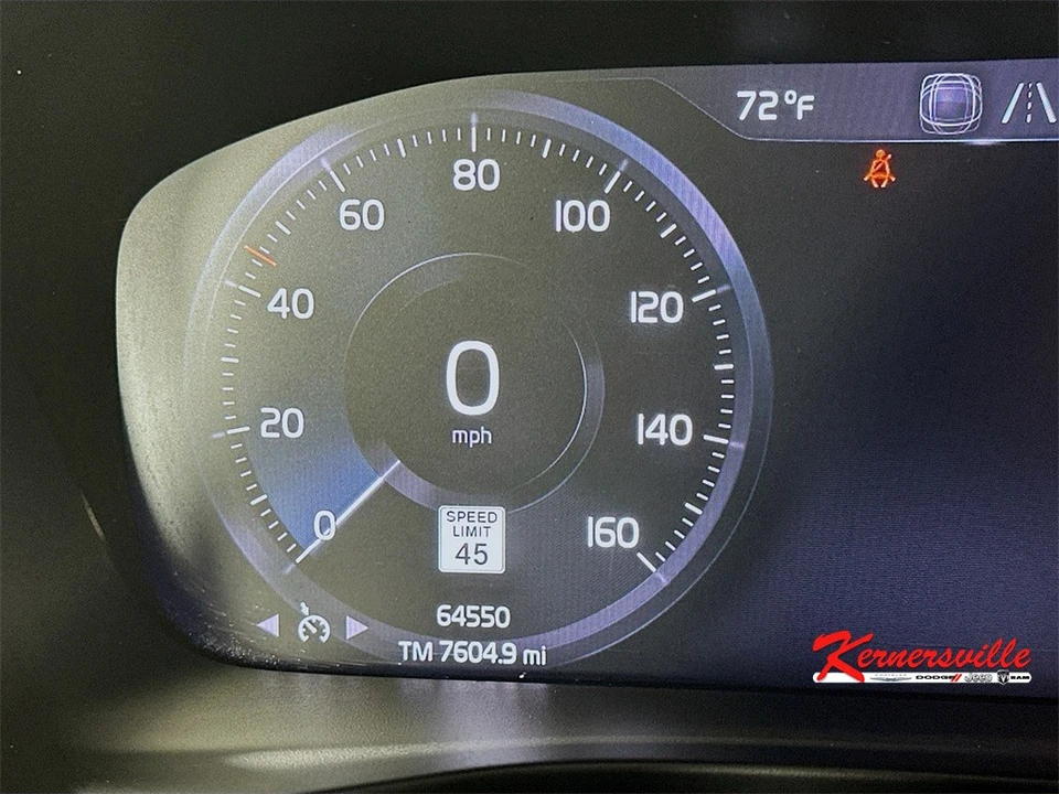2022 Volvo XC40 - Image 15 of 21