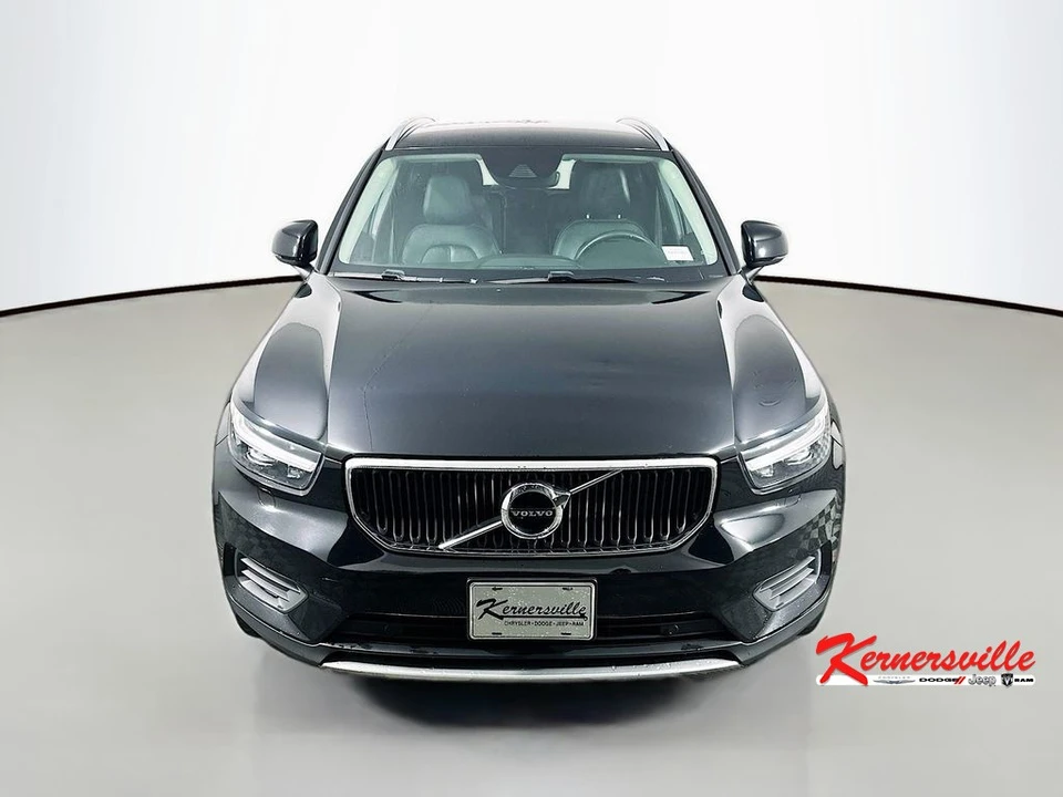 2022 Volvo XC40 - Image 2 of 21